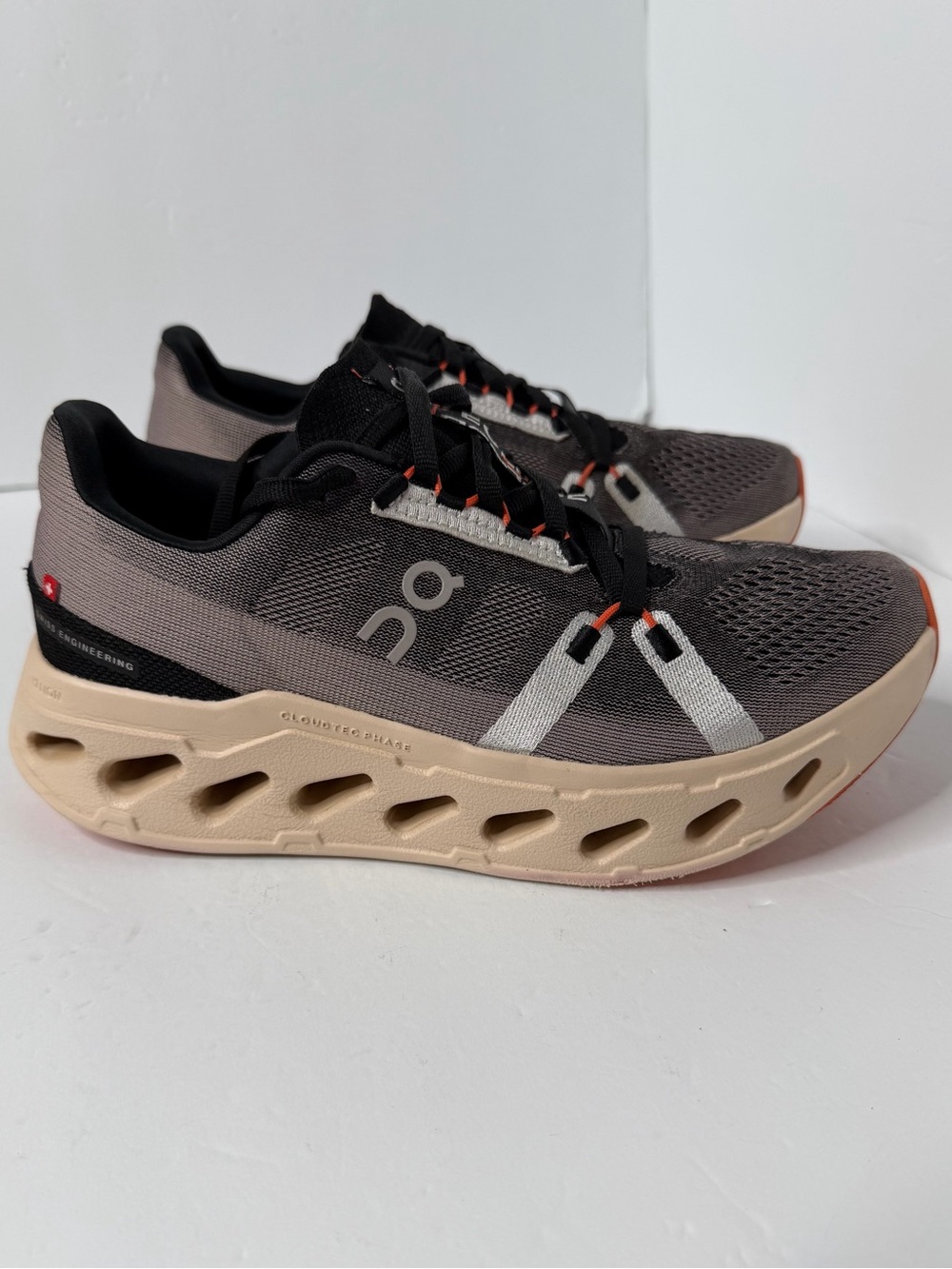On Cloud Eclipse Women's size US 9.5 Fade sand athletic shoes running sneakers